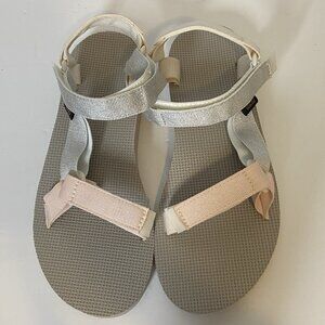 Teva Womens Original Universal Metallic Hiking Sandal Sz 9 Silver/Pink 1135370